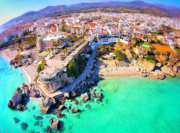Loft Moderno Y Acogedor Centrico Y Silecioso Apartment Nerja Exterior photo